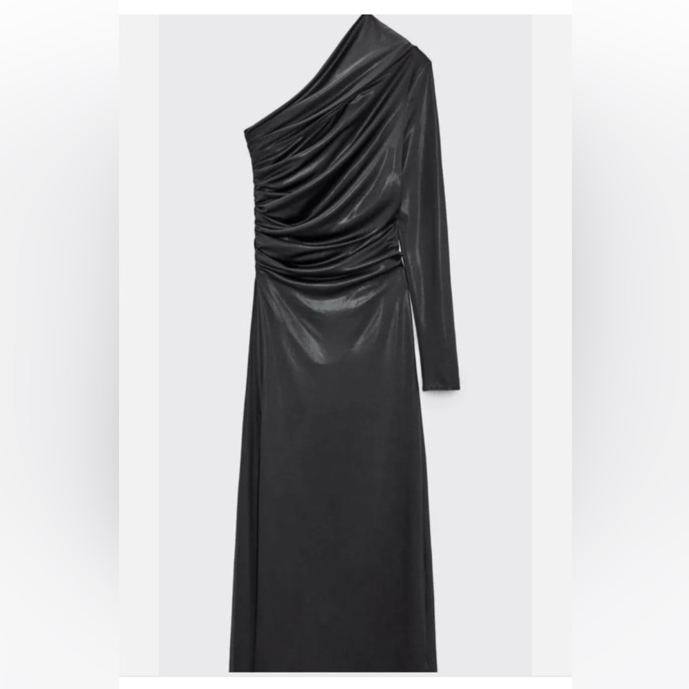 Elegant Black One-Shoulder Dress